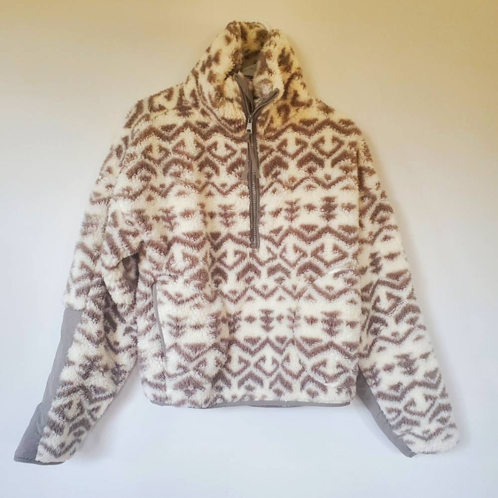 Abercrombie & Fitch Sherpa Soft Collection half-zip pullover Small. Cream, taupe